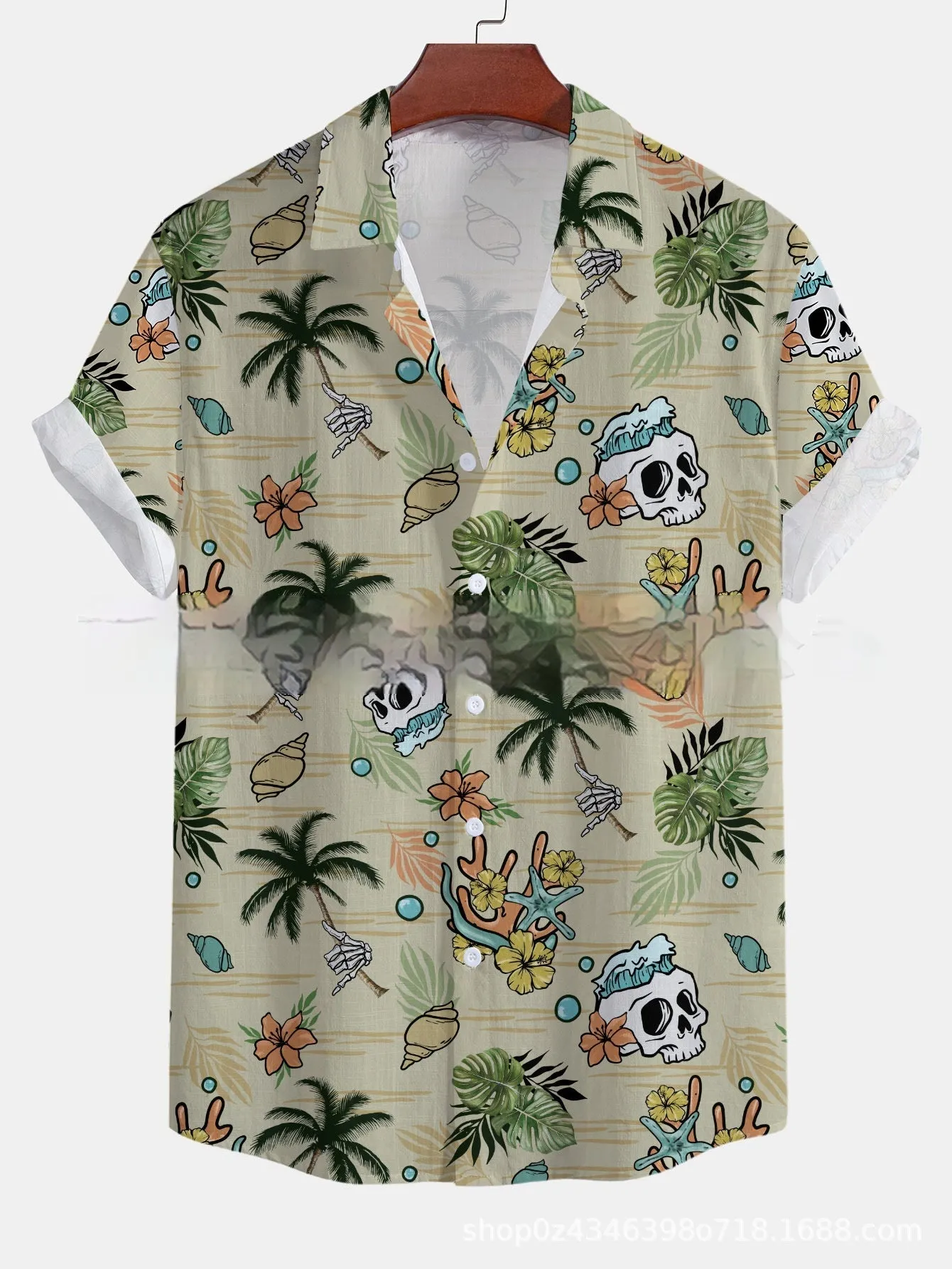 Man wearing a loose-fit floral print short-sleeved casual shirt in polyester.