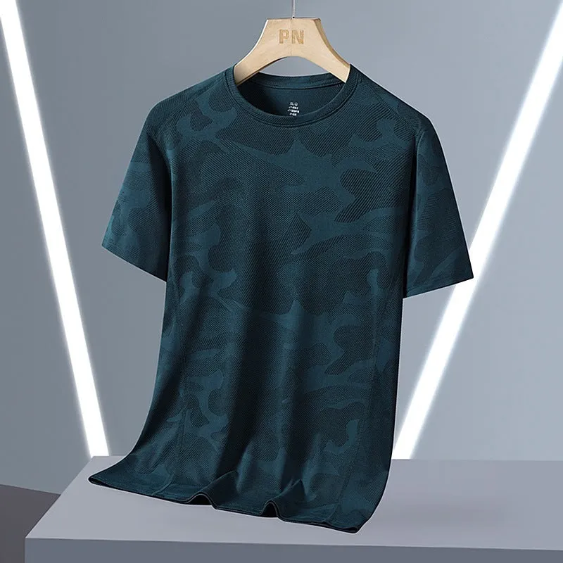Men's loose fit camouflage print short sleeve T-shirt in quick-drying nylon fabric.