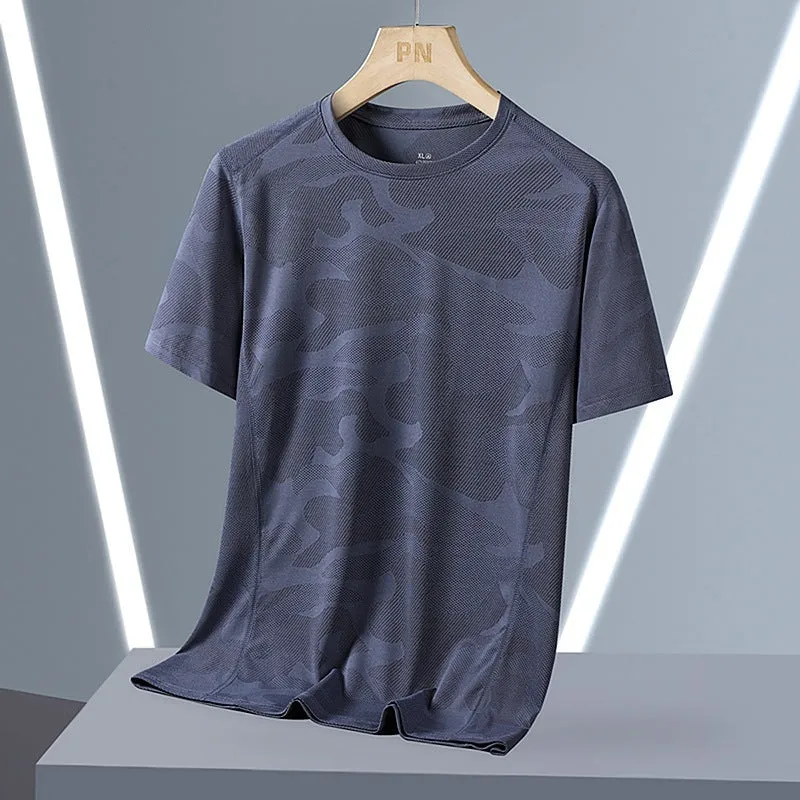 Men's loose fit camouflage print short sleeve T-shirt in quick-drying nylon fabric.
