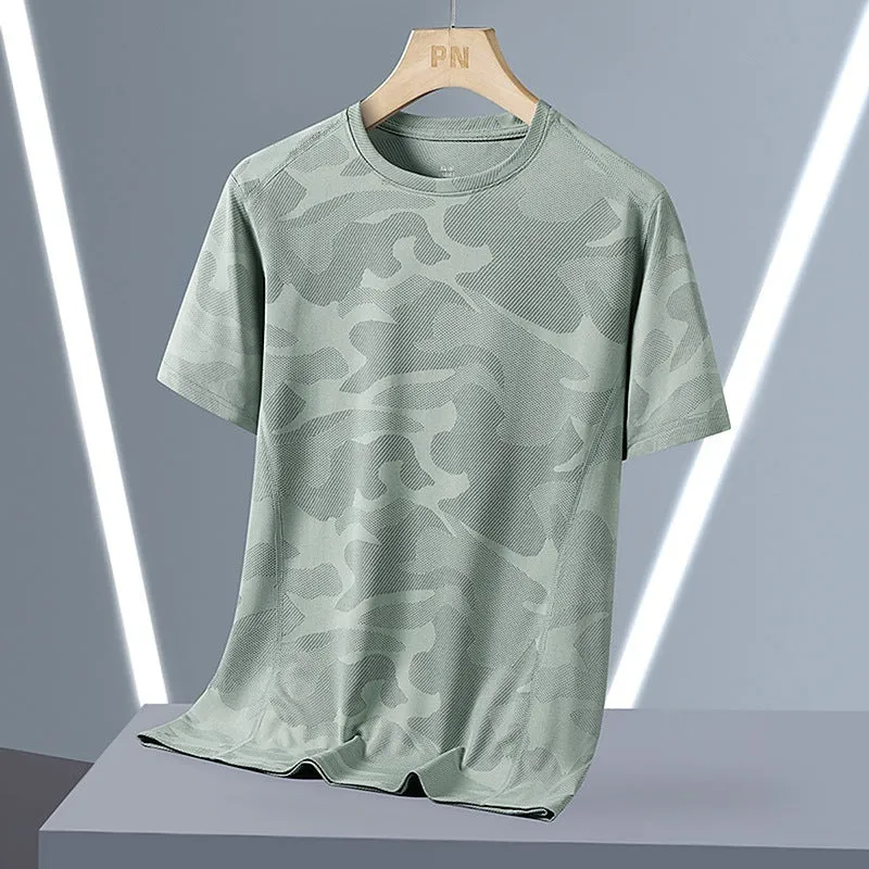 Men's loose fit camouflage print short sleeve T-shirt in quick-drying nylon fabric.