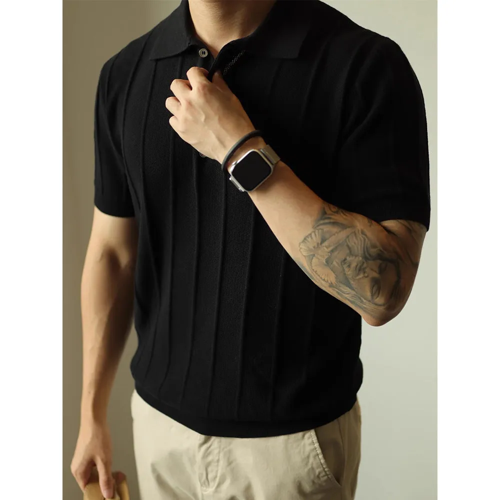 Men's solid colour loose-fit basic T-shirt in black and white options.