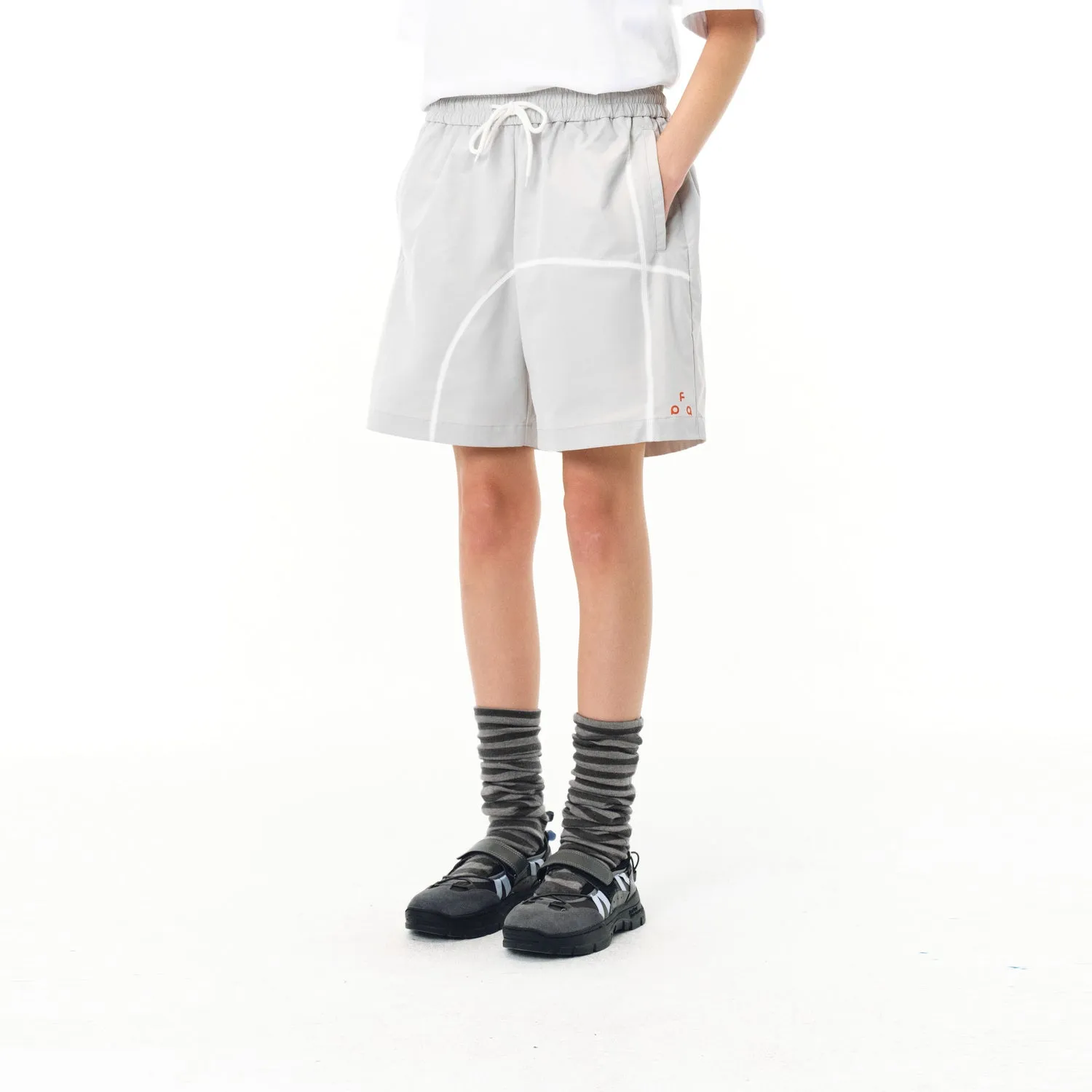 Retro style polyester drawstring shorts in loose fit for summer outdoor wear