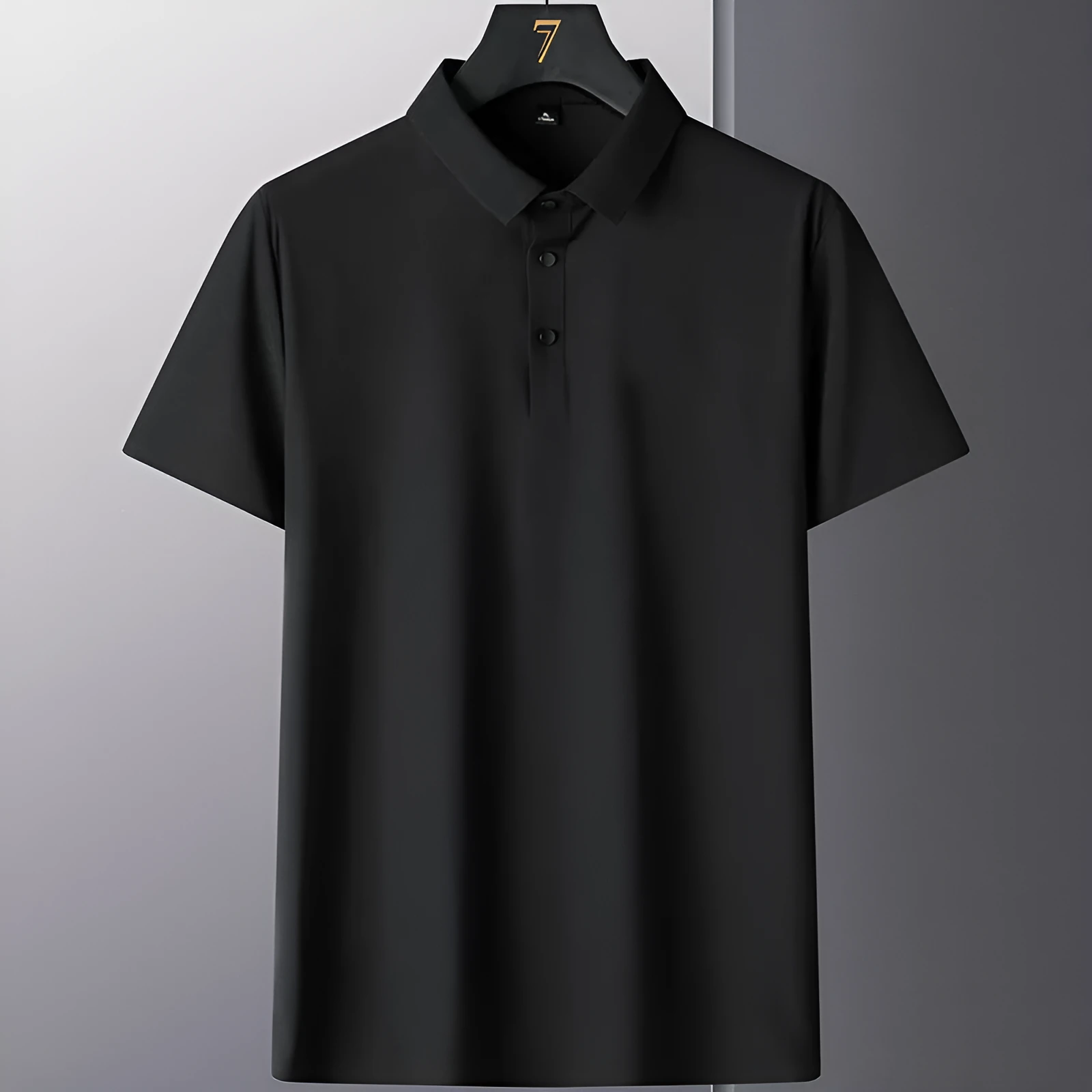 Man wearing a solid colour short-sleeve non-ironing business casual shirt in nylon fabric.