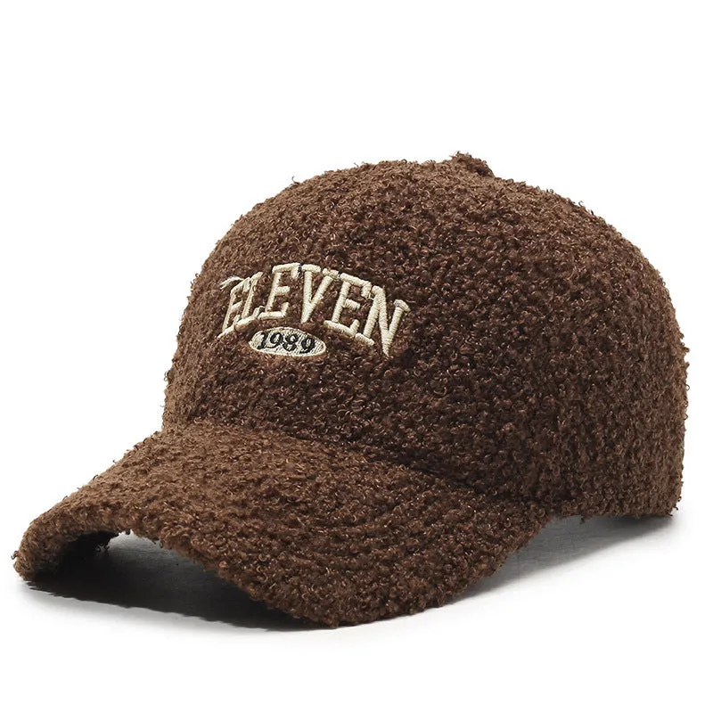 Winter baseball cap in machine-embroidered polyester with adjustable strap and dome crown in seven colour options