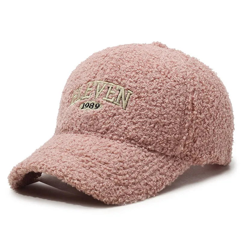 Winter baseball cap in machine-embroidered polyester with adjustable strap and dome crown in seven colour options