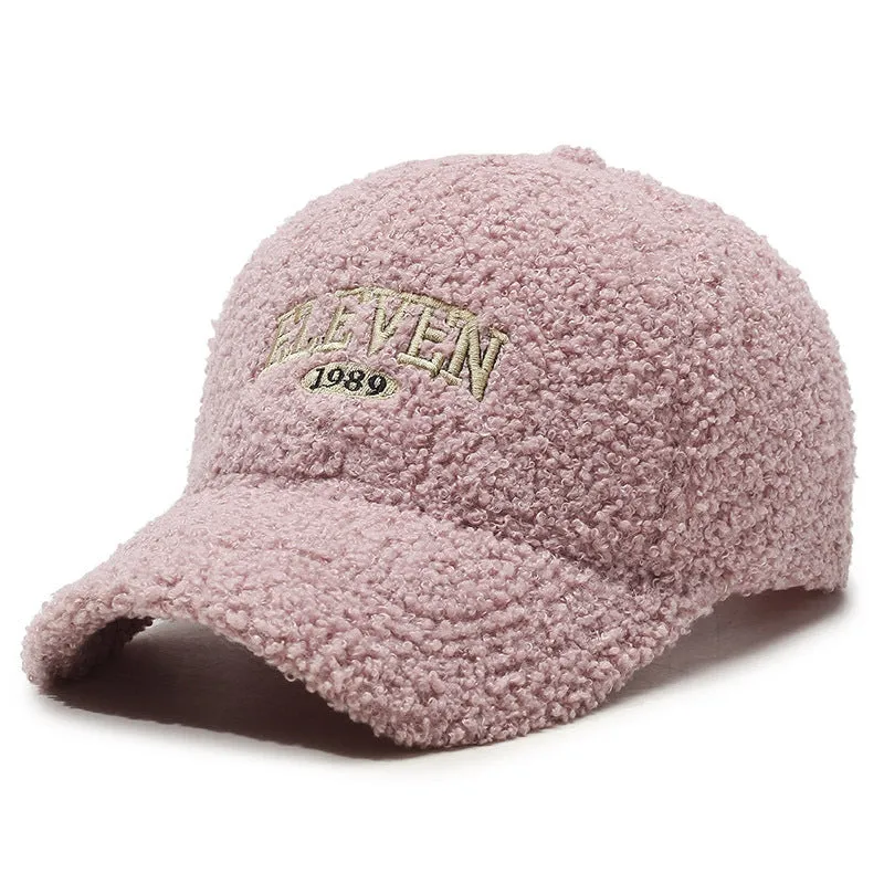 Winter baseball cap in machine-embroidered polyester with adjustable strap and dome crown in seven colour options