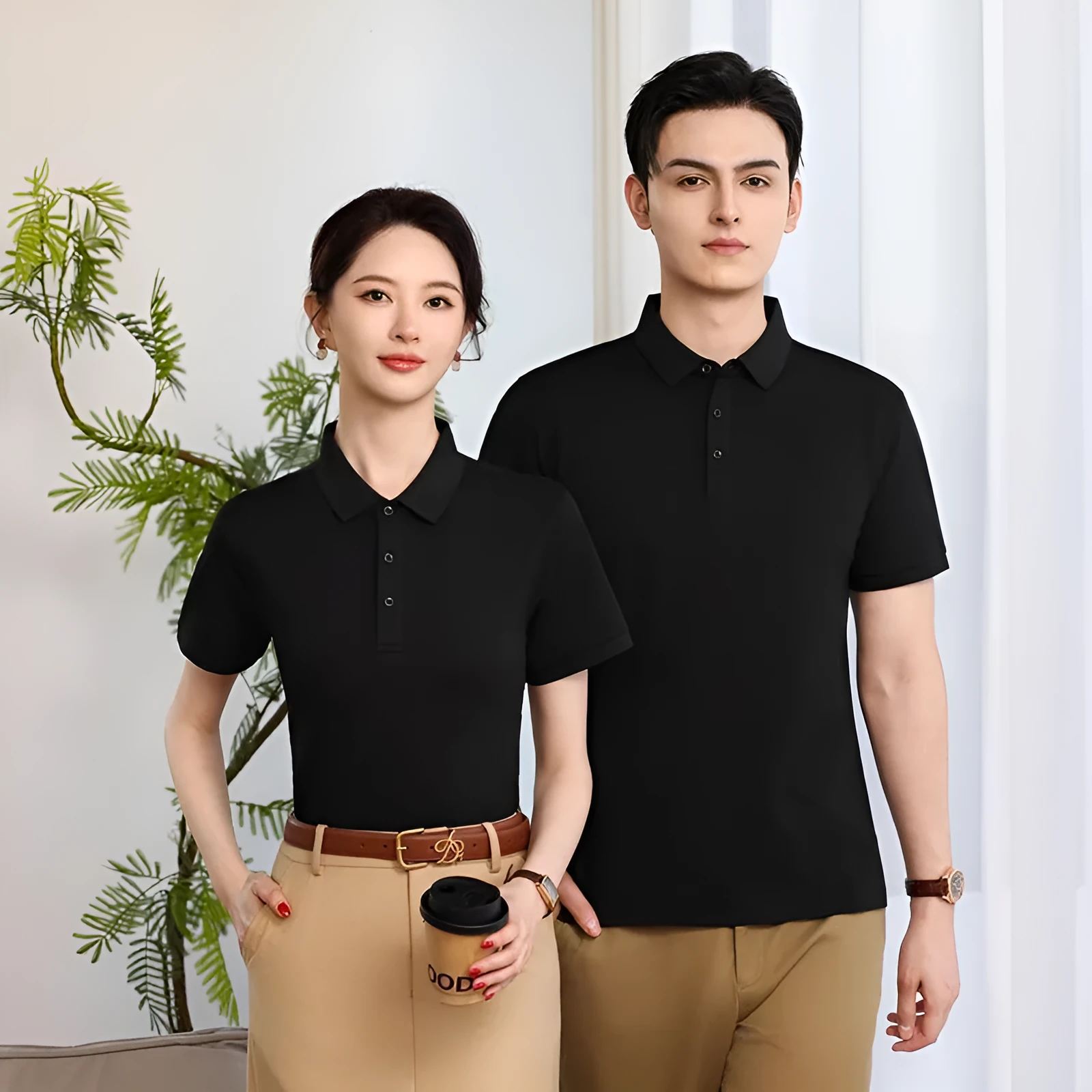 Unisex lapel polo shirt in light blue with short sleeves and slit sides, 100% polyester