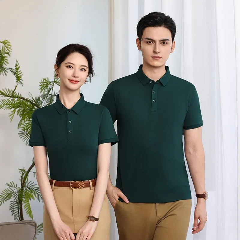 Unisex lapel polo shirt in light blue with short sleeves and slit sides, 100% polyester
