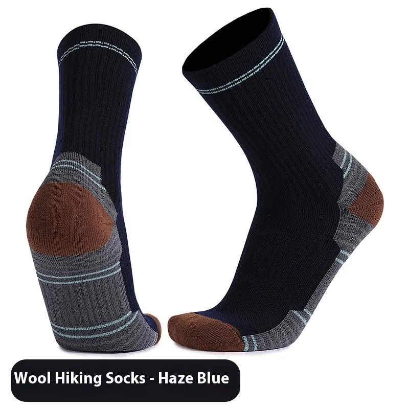 Men's and women's wool knee-high sports socks for skiing in black colour, anti-slip design