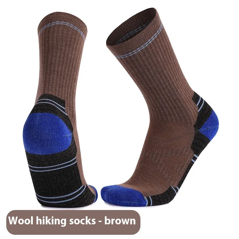Men's and women's wool knee-high sports socks for skiing in black colour, anti-slip design