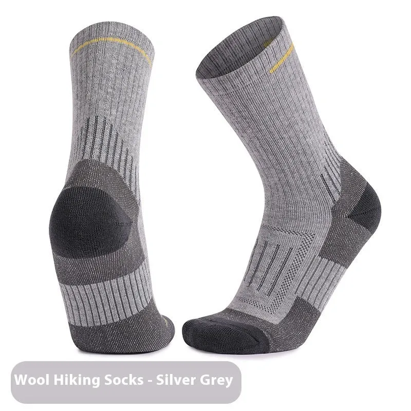 Men's and women's wool knee-high sports socks for skiing in black colour, anti-slip design