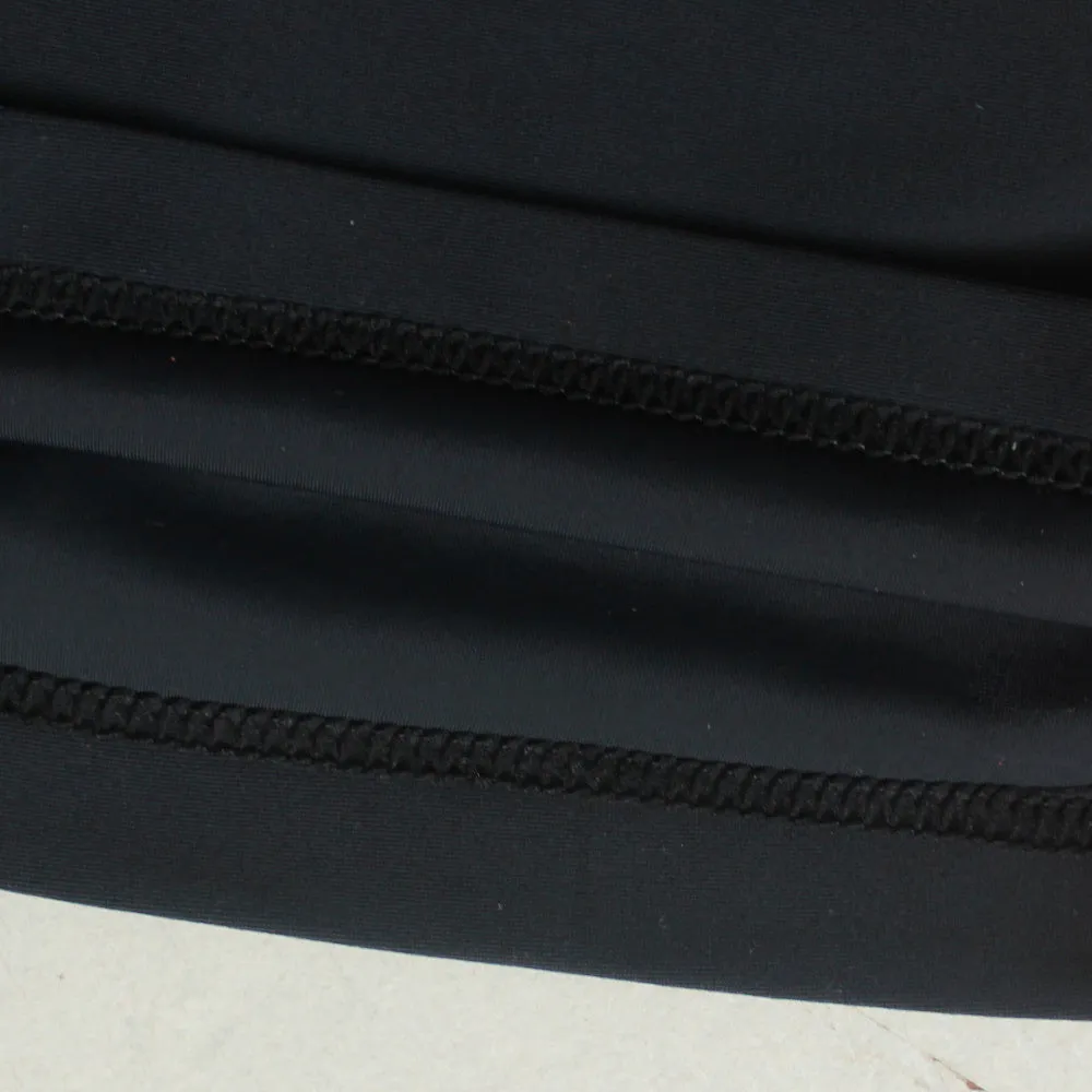 Tight men gym shorts in black with cropped straight fit for bodybuilding training