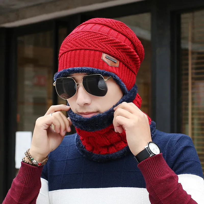 Men's knitted wool hat in dome style, warp knit construction, solid colour option