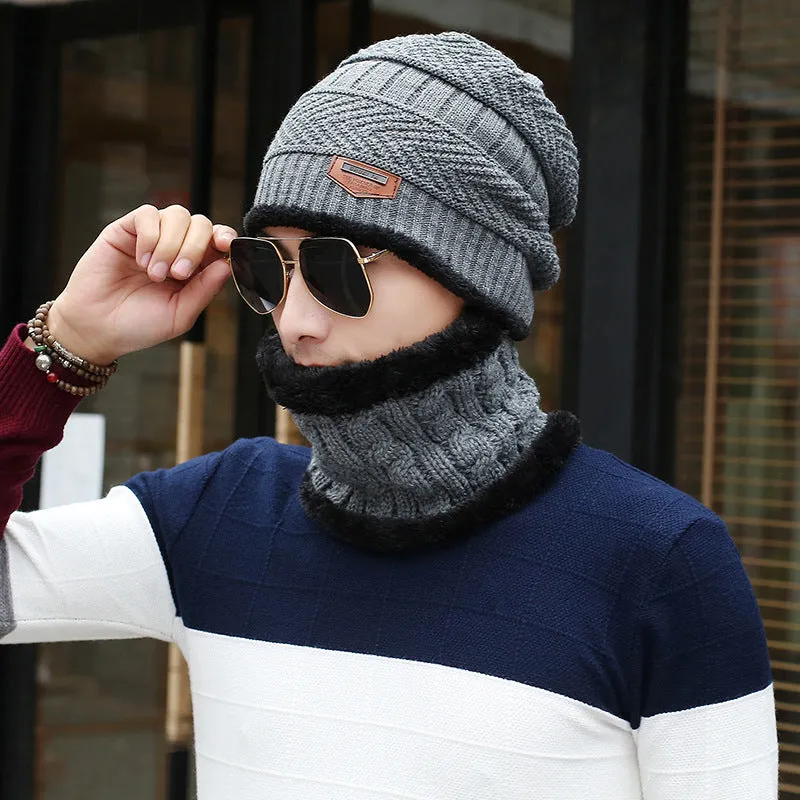 Men's knitted wool hat in dome style, warp knit construction, solid colour option