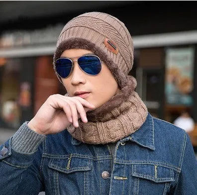 Men's knitted wool hat in dome style, warp knit construction, solid colour option