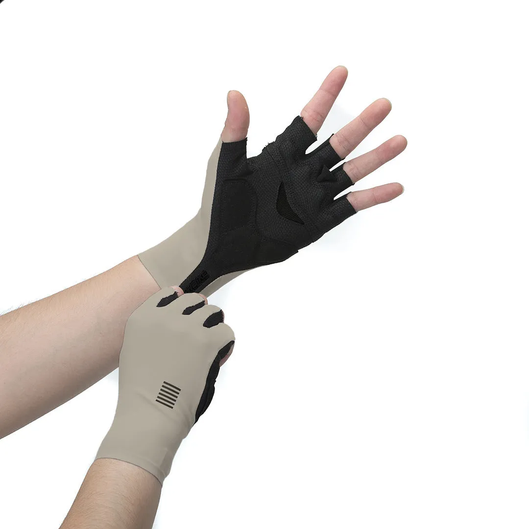 Breathable cycling gloves in knitted fabric with anti-slip grip and anti-collision design, available in multiple colours.