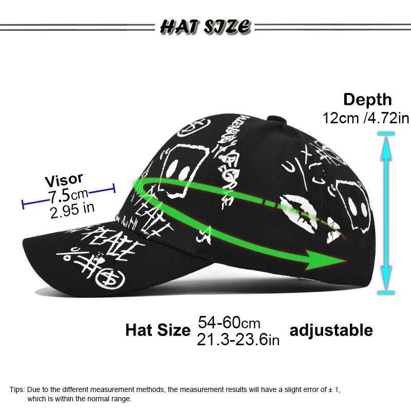 Cotton baseball cap with adjustable fit and curved brim, black colour
