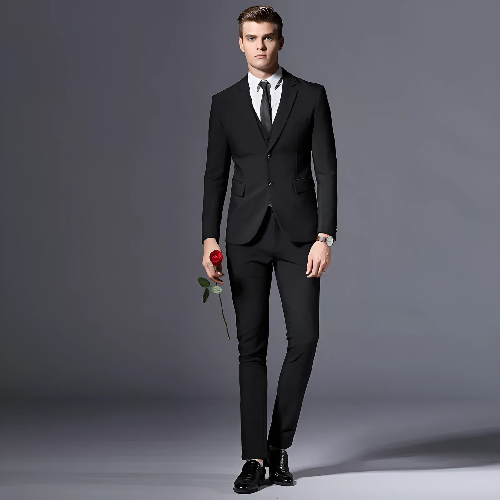 Men's slim fit three-piece suit set in black, acetate fibre blend, flat collar, back slit, size 48