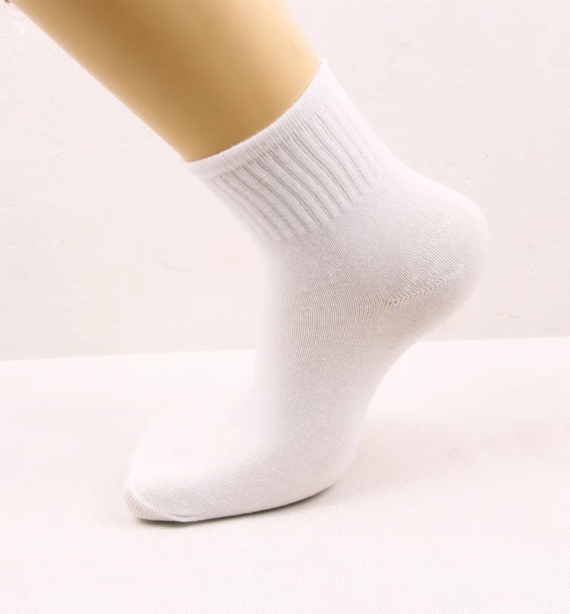 Pair of men's middle tube cotton blend socks in white with moisture wicking and deodorising properties