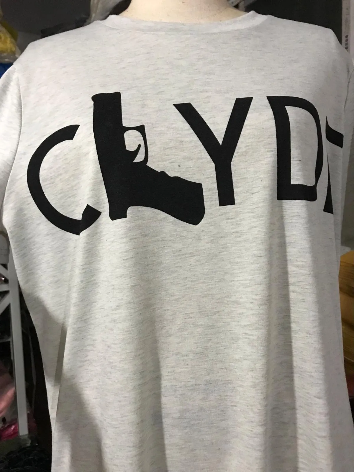 Customised solid colour polyester fibre straight tube T-shirt for men and women, Bonne or Clyde style, sizes XS to 3XL