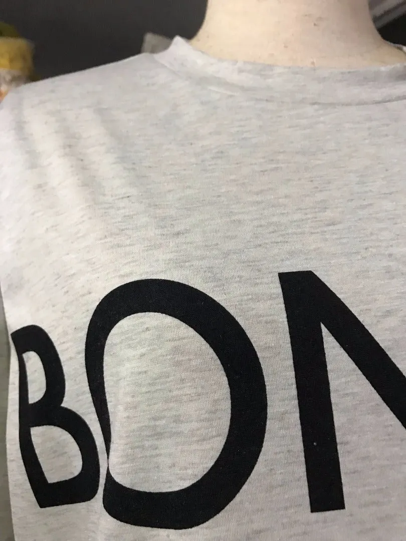 Customised solid colour polyester fibre straight tube T-shirt for men and women, Bonne or Clyde style, sizes XS to 3XL