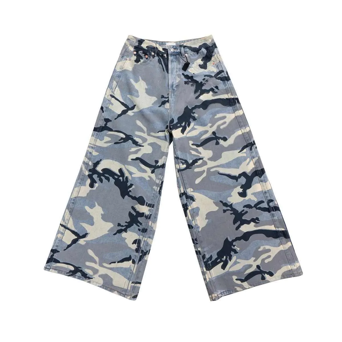 Snow camouflage blue jeans with camouflage pattern in loose fit stretch denim