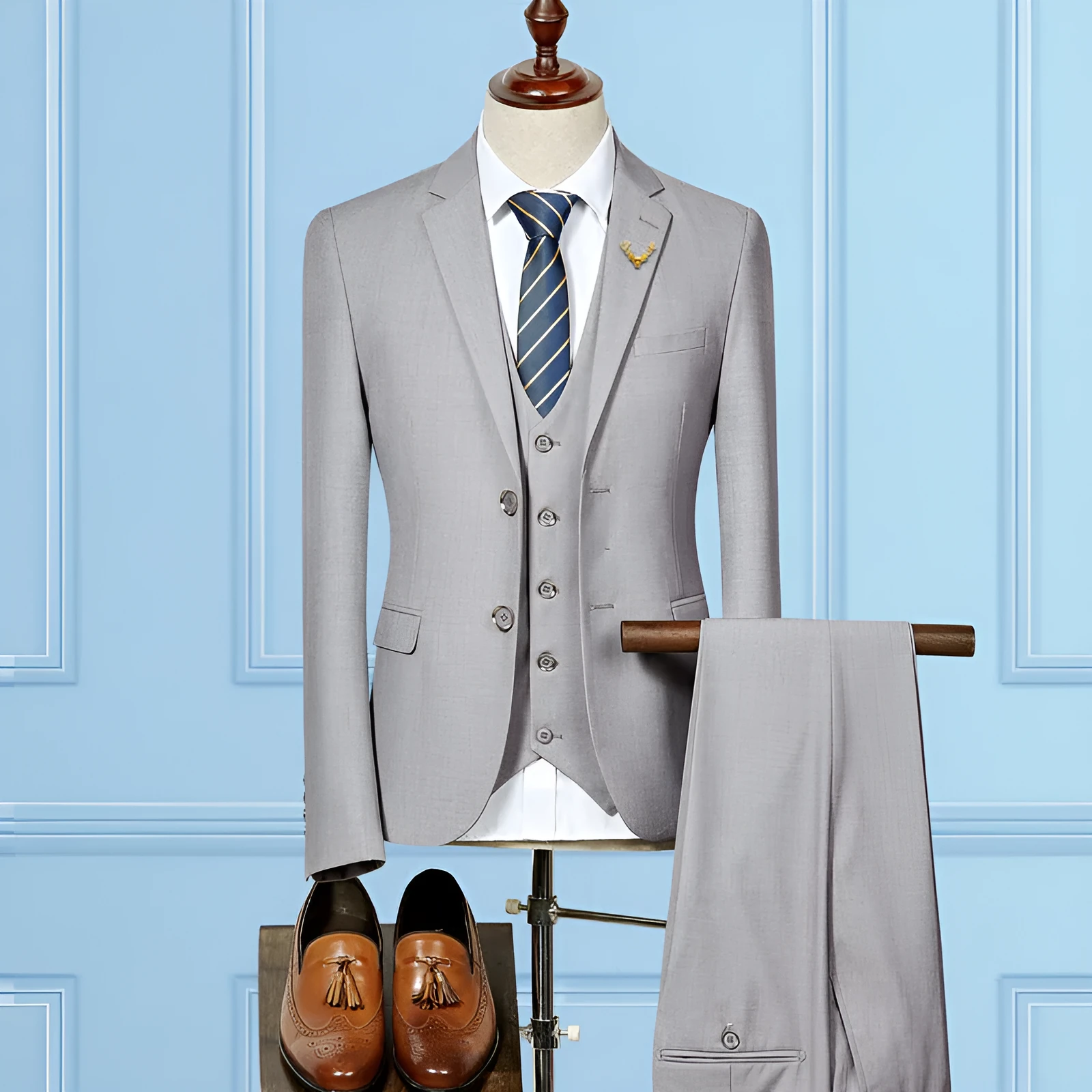 Slim fit 3 piece wedding suit for men in acetate fibre, available in black, navy blue, and light grey, sizes S-6XL