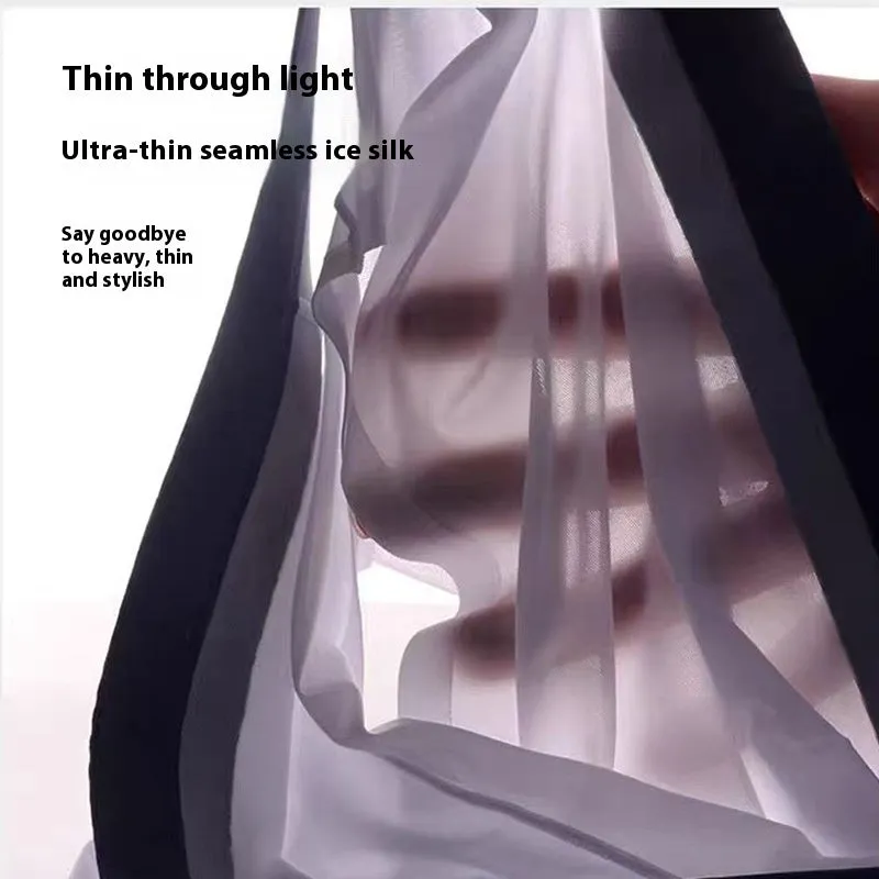 Seamless ice silk boxers for men in black with low waist and thin knit fabric