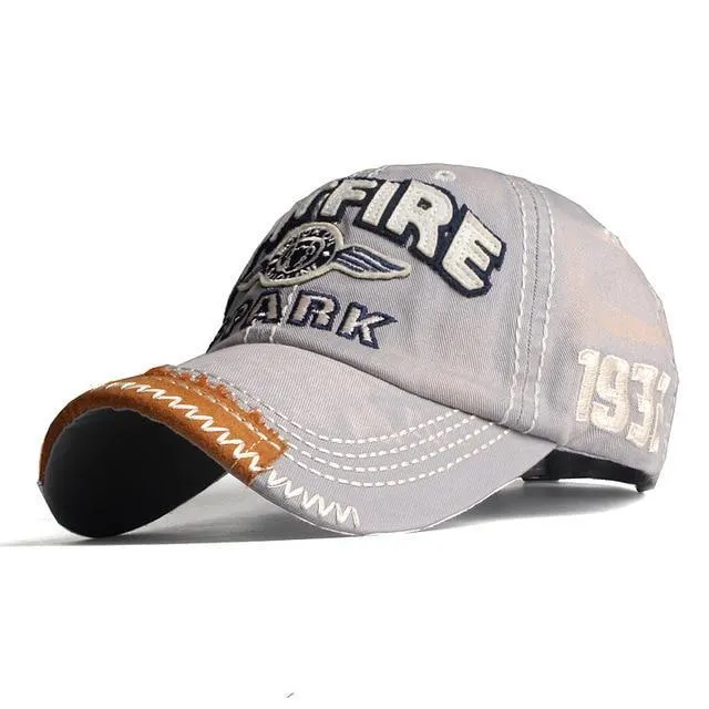 Casual baseball cap for men women with adjustable snapback, dome top, flat eaves, five colours, 56-60cm fit
