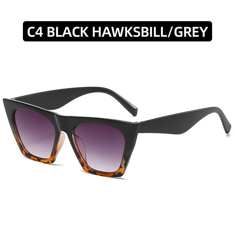 Retro sunglasses for men and women with PC frame and AC lenses in black colour option