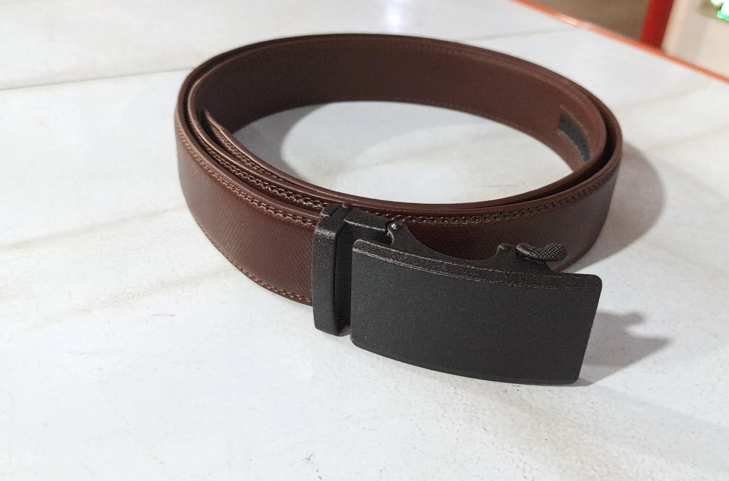 Automatic buckle two-layer cowhide belt for men, rectangular alloy buckle, black colour, standard width