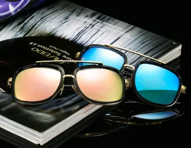 Retro vintage sunglasses with metal plastic frame in black grey colour for street shooting fashion