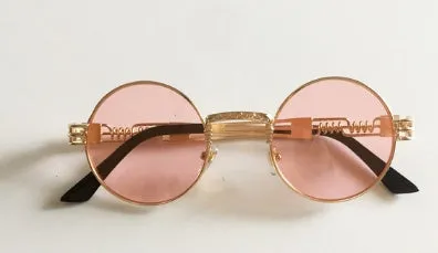 Classic square frame sunglasses for women and men in black with UV protection and plastic frame