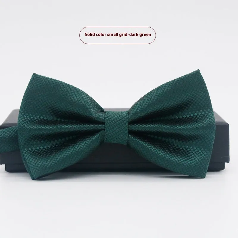 Men's flat head style solid colour bow tie on white background