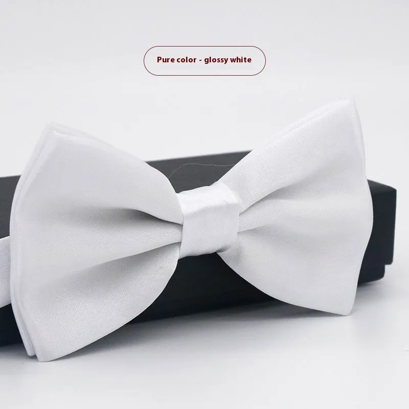 Men's flat head style solid colour bow tie on white background