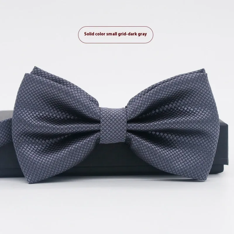 Men's flat head style solid colour bow tie on white background