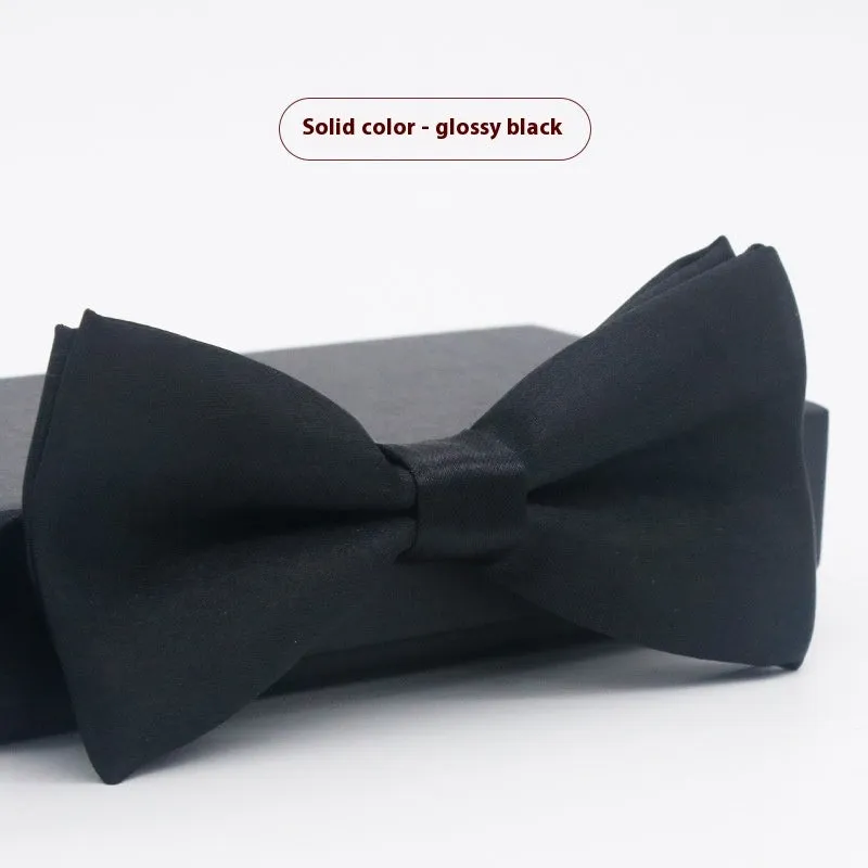 Men's flat head style solid colour bow tie on white background