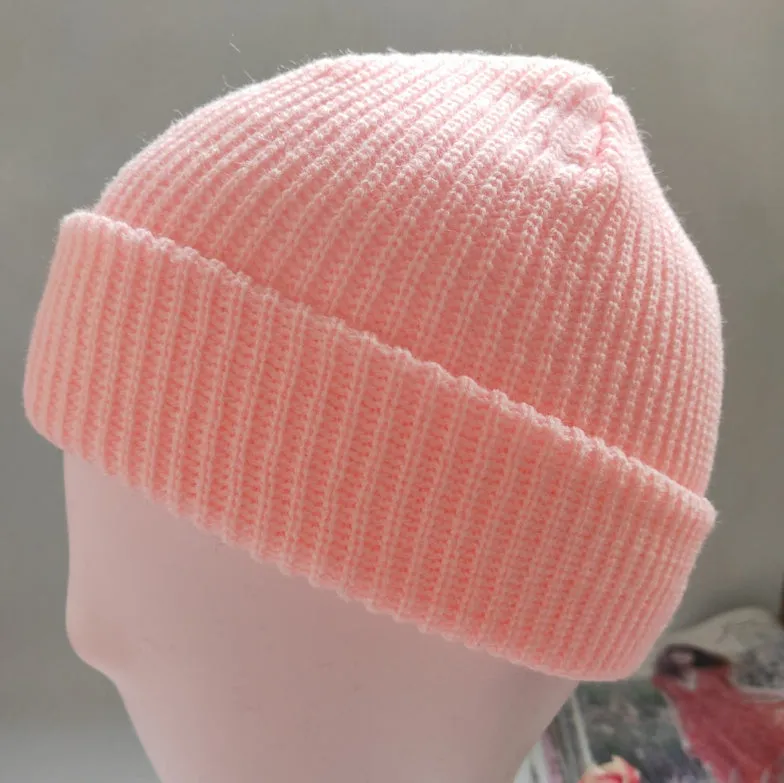 Knitted 100% wool hat in seven colours for events and gifts