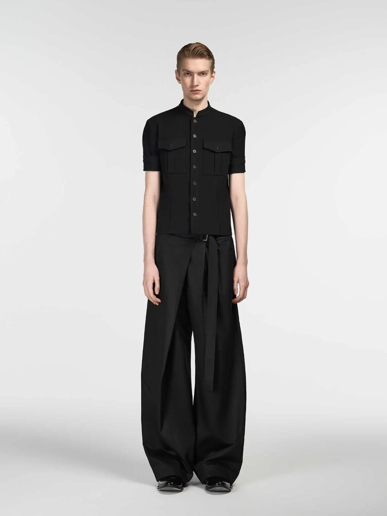 Black straight-leg trousers with adjustable waist and single pleat front in Tencel cotton fabric