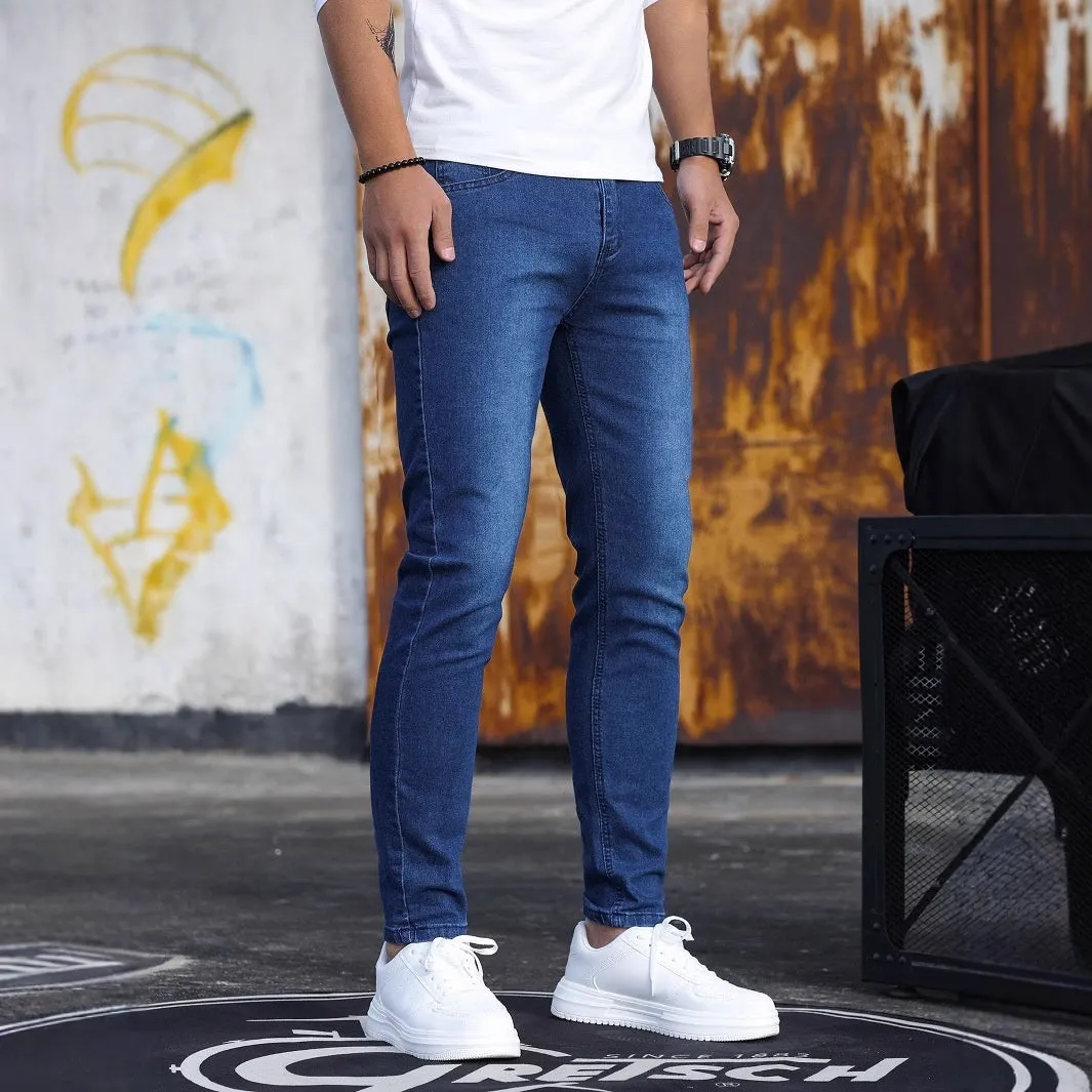 Men's retro washing stretch slim fit jeans in blue, front view, five-quarter length
