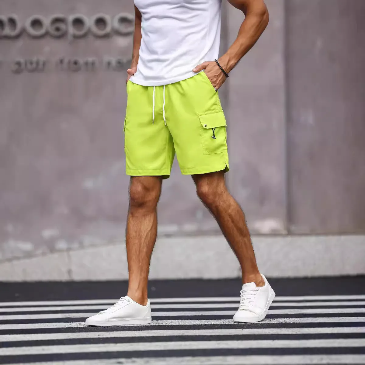 Men's loose fit workwear shorts in army green colour with straight leg cut and micro-elastic fabric