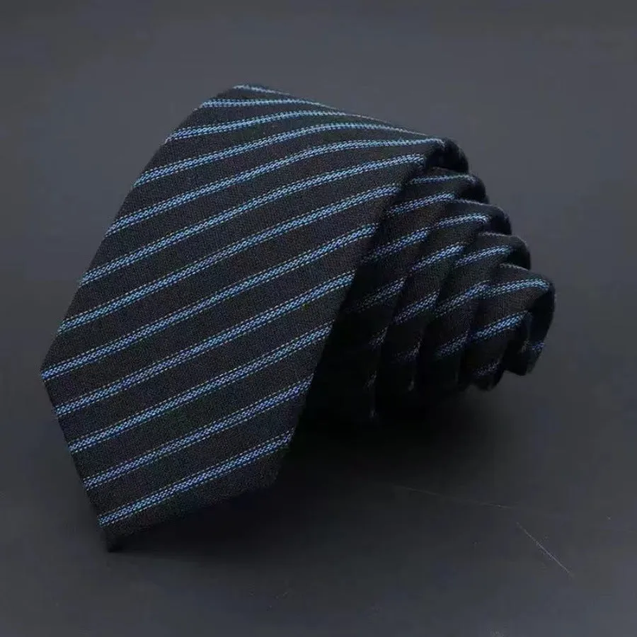 Thickened sanded fabric hand hit arrow-shaped bow tie for men in polyester yarn, black background with white line clapping device pattern