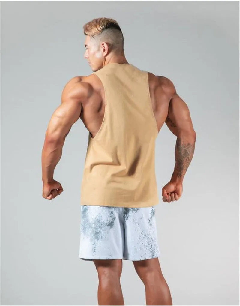 Black short-sleeved round neck men's fitness vest with straight fit on a white background