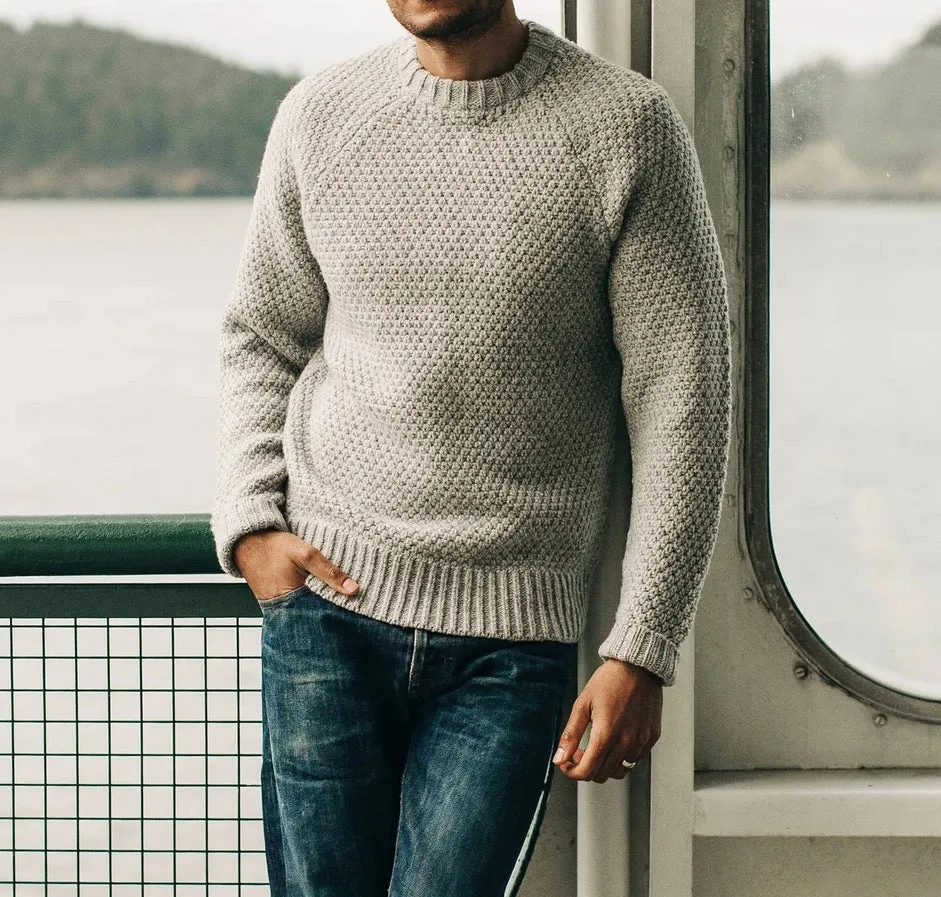 Men's loose fit thick wool round neck pullover sweater in solid colour casual winter top