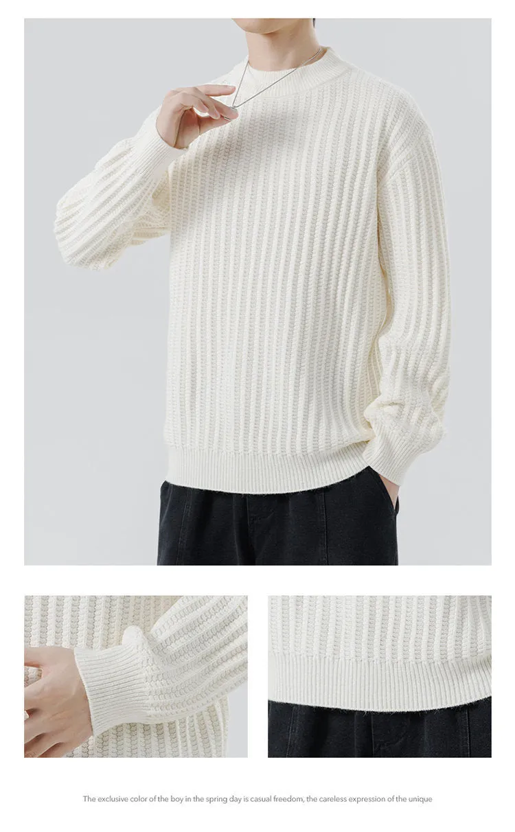 Men's round neck sweater in dark gray with long sleeves and loose fit