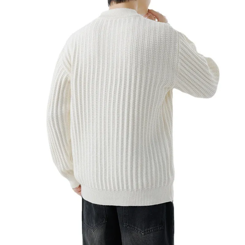 Men's round neck sweater in dark gray with long sleeves and loose fit