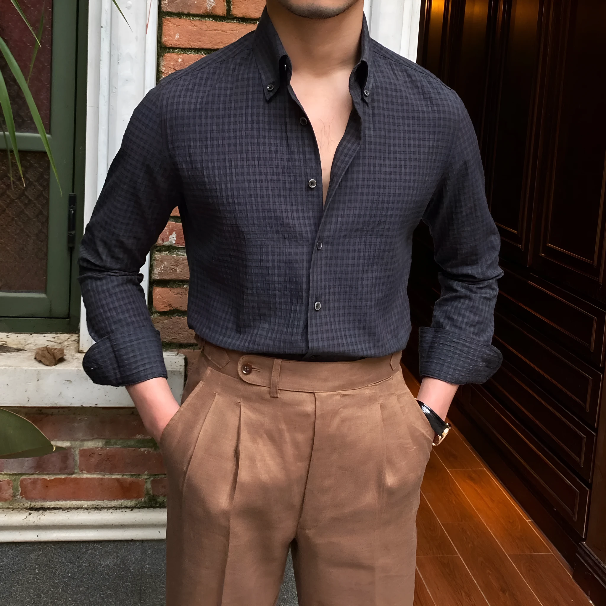 Retro breathable wrinkle resistant cotton blend shirt with button collar in beige, front view