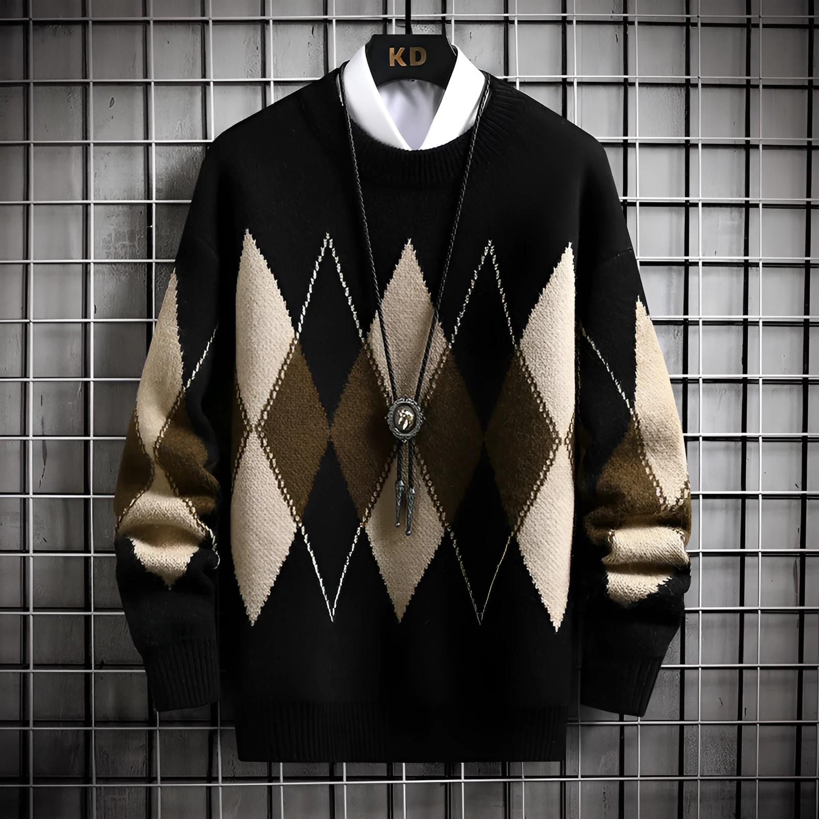 Men's loose geometric plaid sweater with round neck and long sleeves in a blend of acrylic, polyester, and nylon fibres