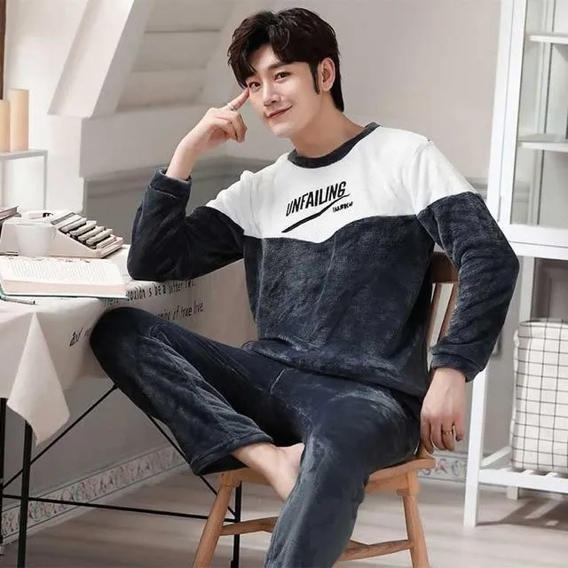 Long sleeve padded flannel pajama suit in blue, two-piece set with round neck and trousers