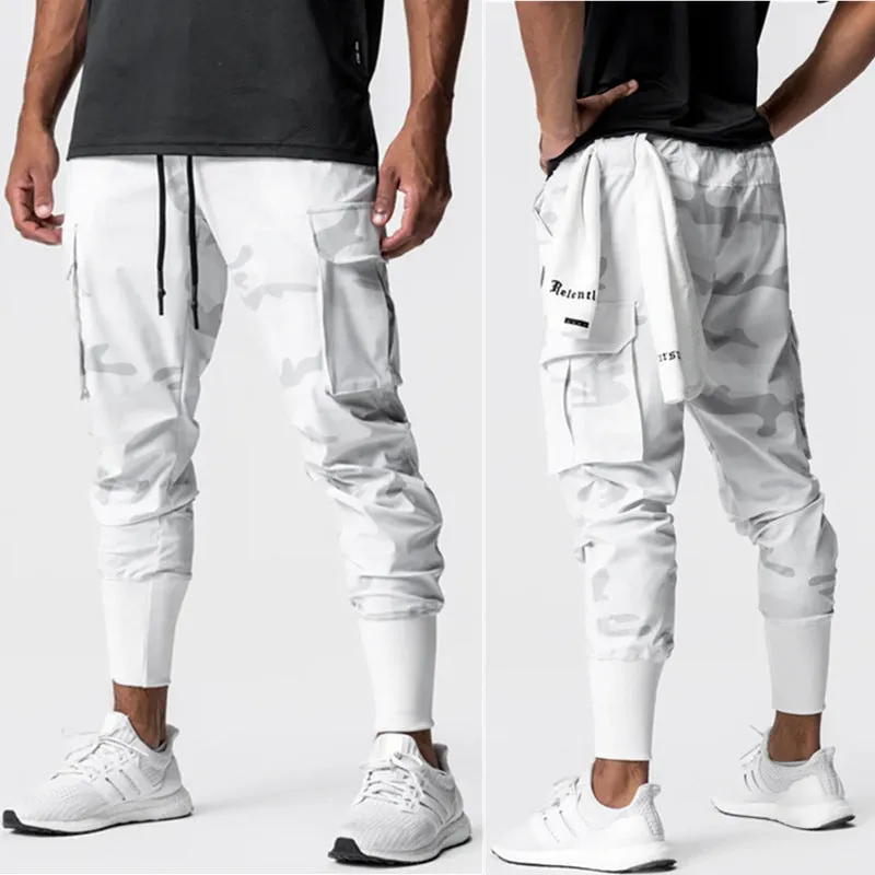 Men's camo woven fitness leggings in black camouflage, loose thin fabric for gym and running